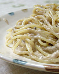 Spaghrtti with Olive and Tuna Cream Sauce